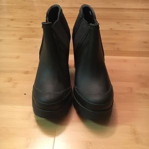 Hunter Chelsea rain boots